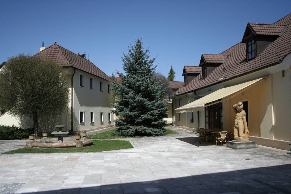 Hotel Baroko Prague Exterior photo