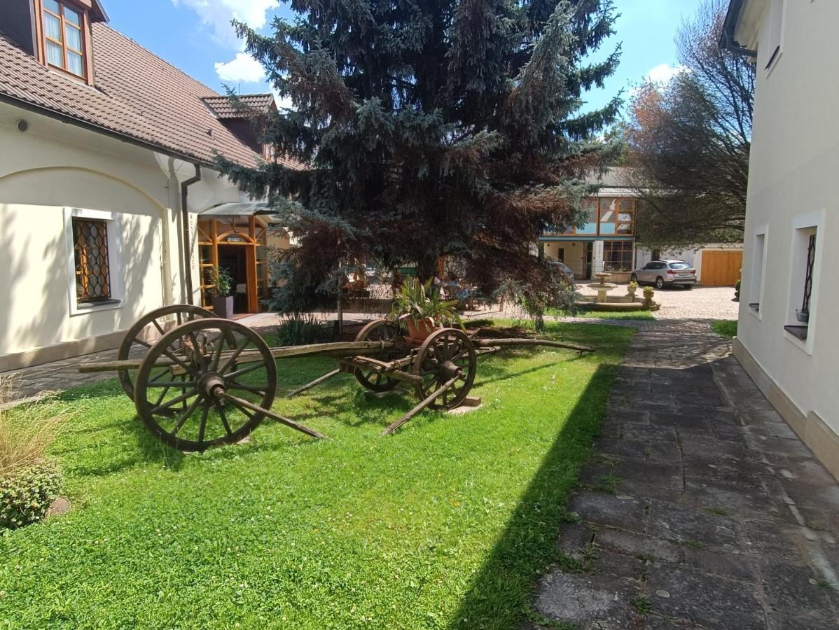 Hotel Baroko Prague Exterior photo